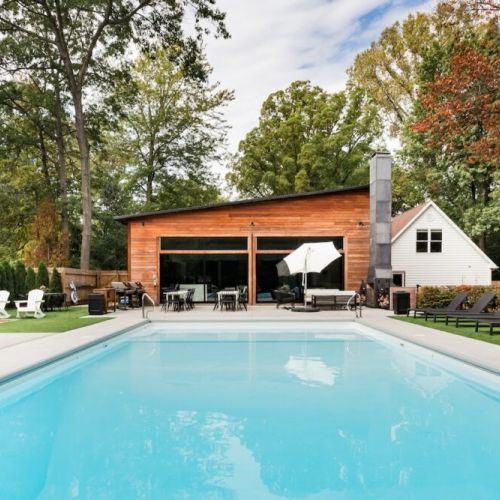 Backyard Oasis with Heated Swimming Pool (open May 1- October 31)