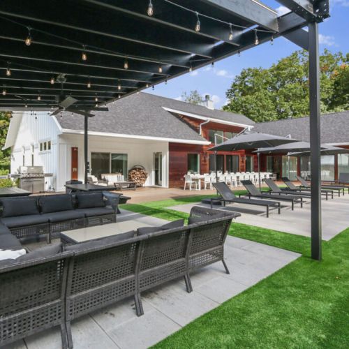 Pergola Lounge Area & Outdoor Dining for 20