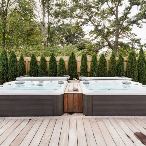 Two Hot Tubs (open all year!)